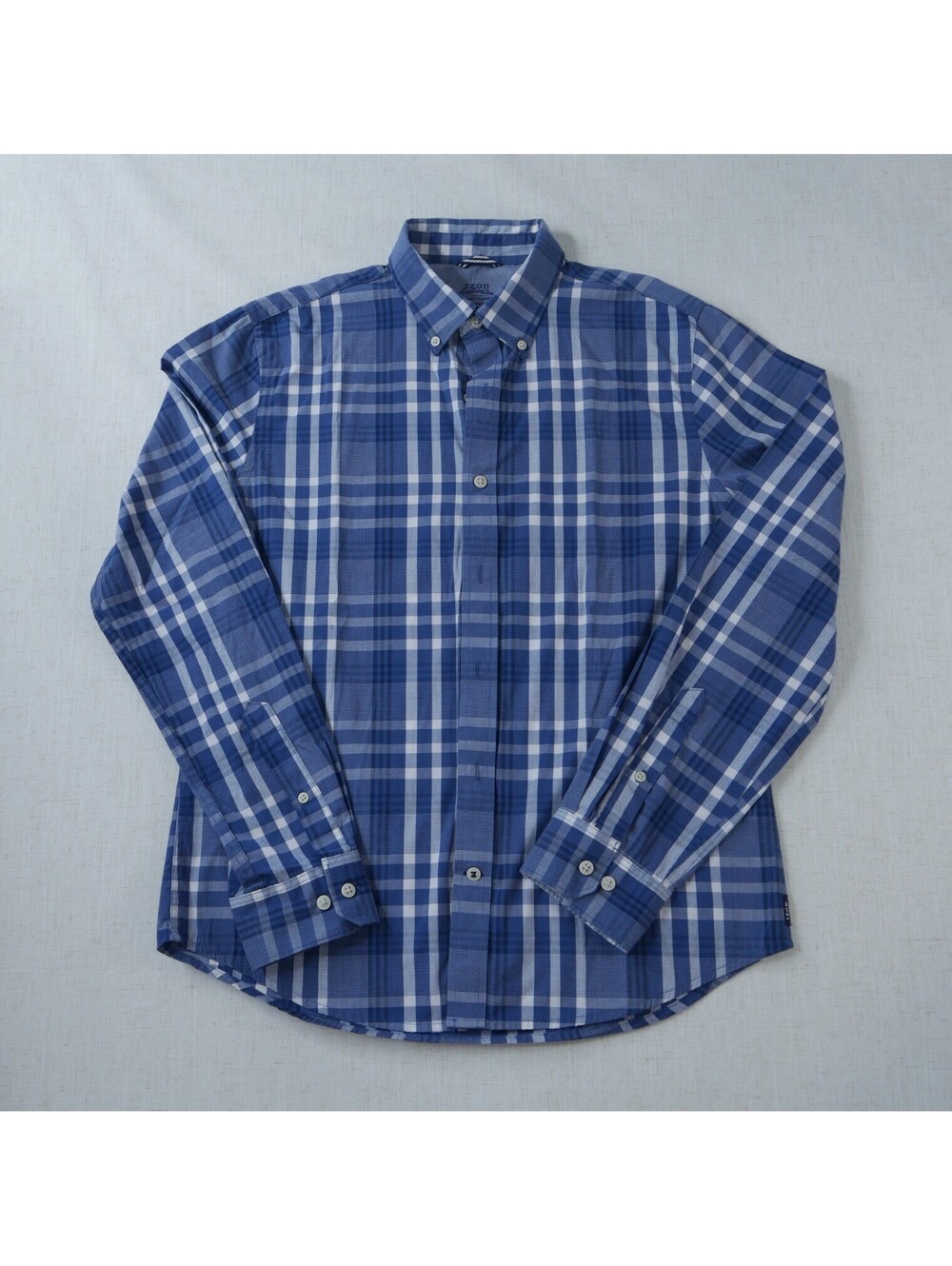 IZOD Saltwater Mens M Slim Fit Button Down Blue White Plaid Long Sleeve Shirt